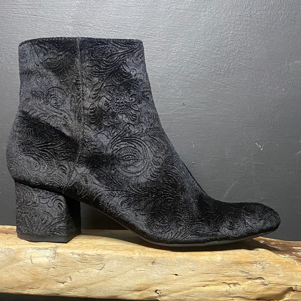 Unisa Black Patterned Ankle Boots